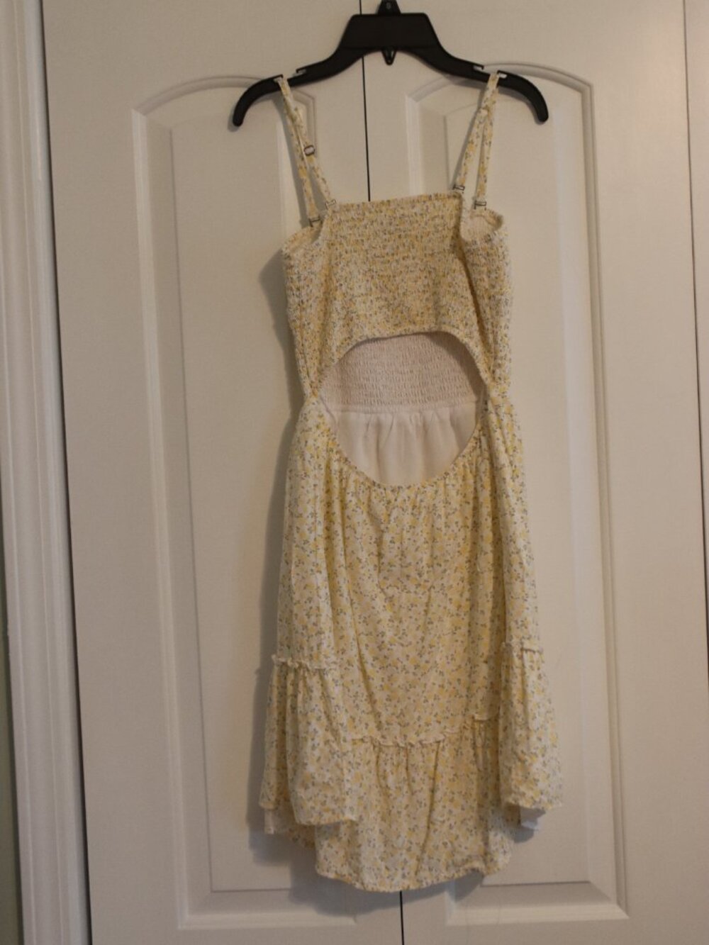 Hollister Spaghetti Strap Smocked Bodice Tiered Ruffle Hem Floral Print Dress M - Picture 14 of 16